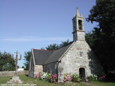 exterieur de la chapelle de langroas en cleden cap sizun